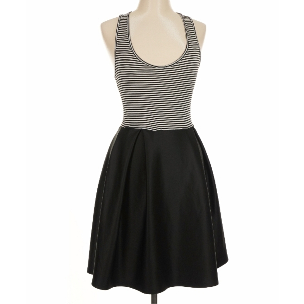 REILEY JADE Black & White Stripe Racerback Skater Dress Large L NWOT